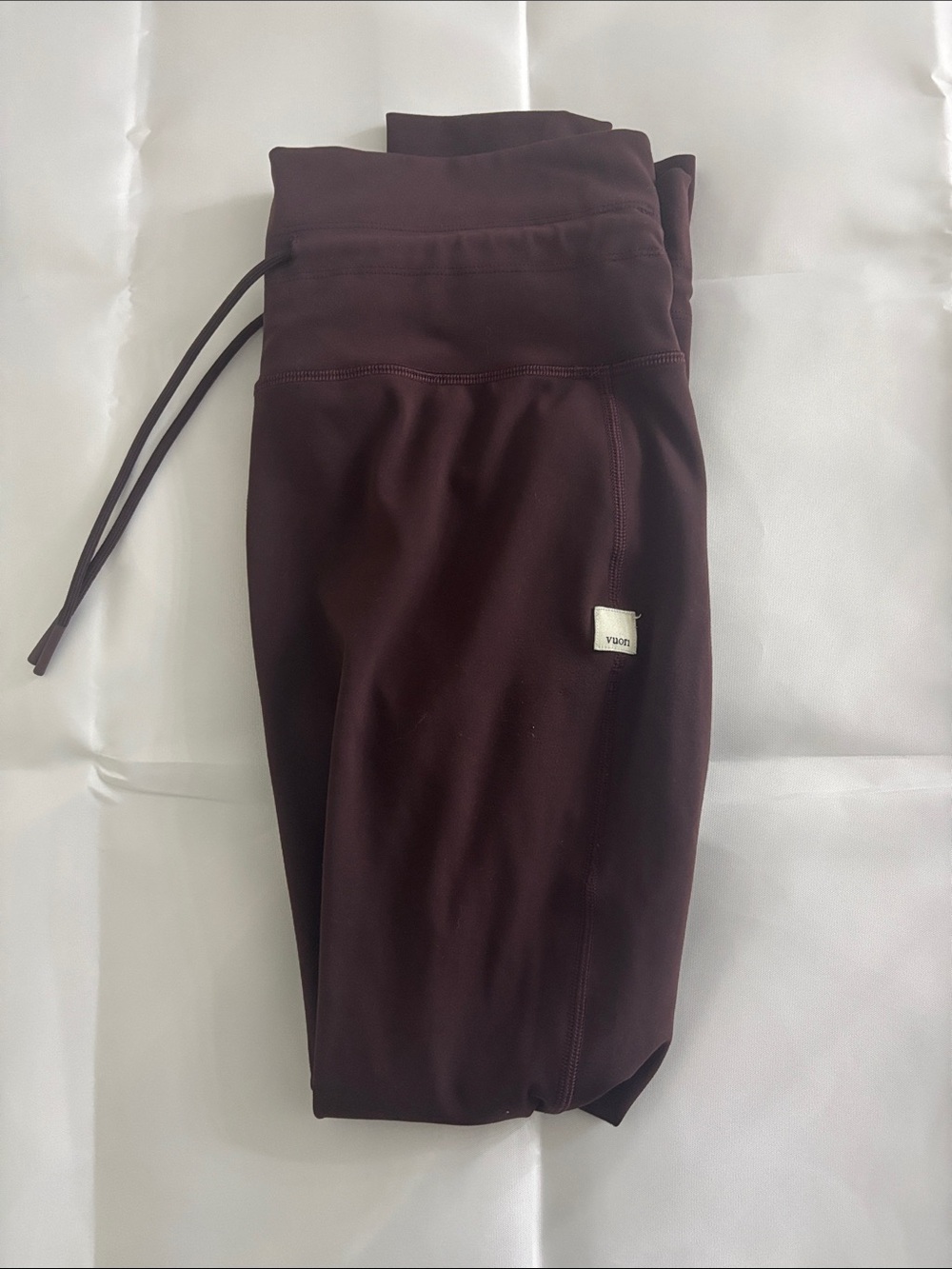 Vuori Women's Leggings in Deep Burgundy